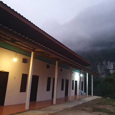 Khounxok Guesthouse Nong Khiaw Exterior photo