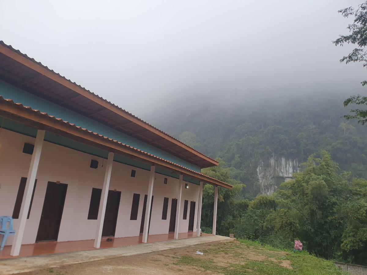 Khounxok Guesthouse Nong Khiaw Exterior photo